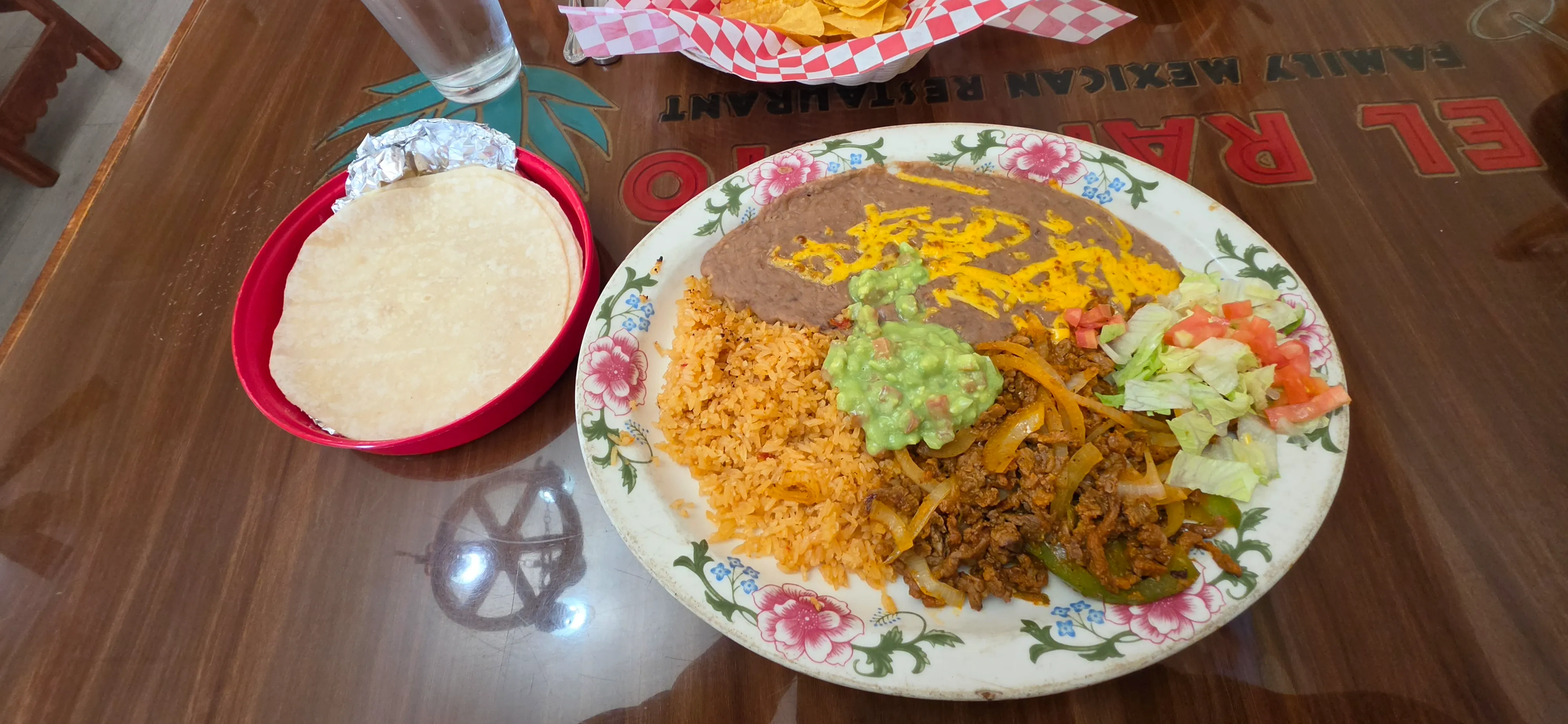 Lunch Special Carnitas del Rez